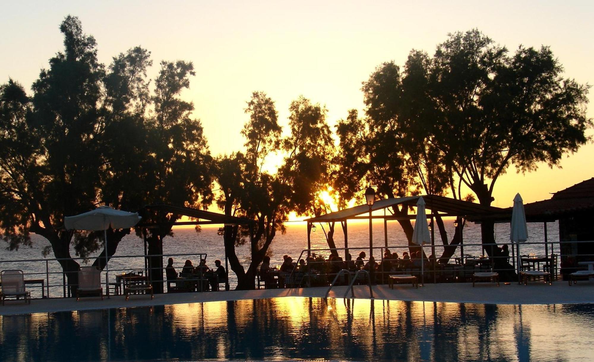 Aphrodite Hotel Митимна Экстерьер фото